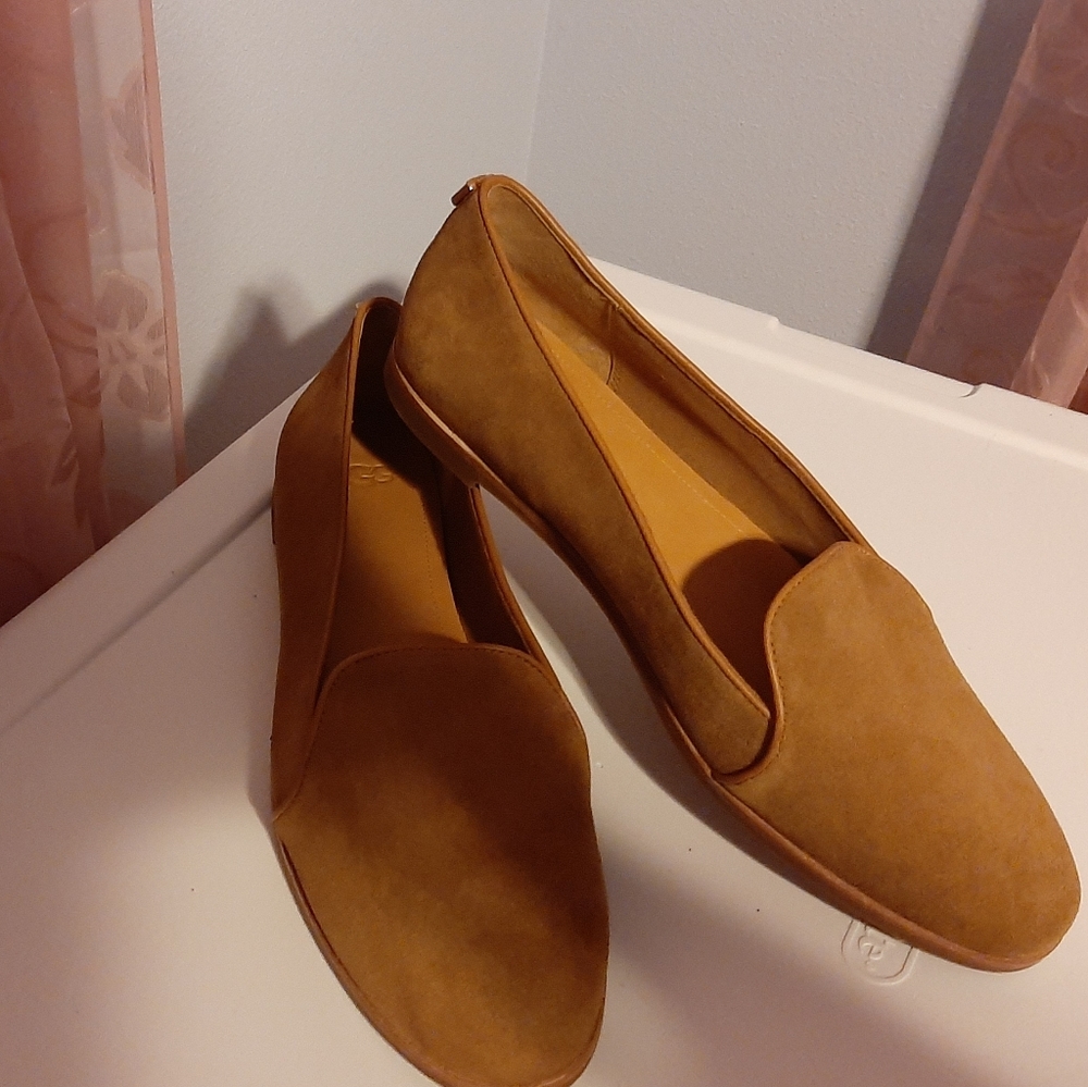 NEW UGG Flats